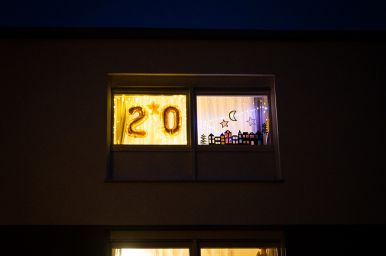 Adventsfenster Rembruecken 2020 – Fenster 20.12.